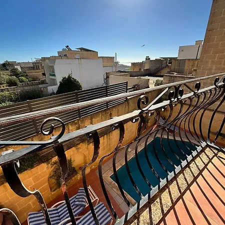 Ta Carmen With Pool 3* Qala