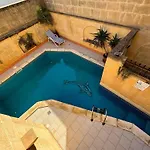 Ta Carmen With Pool Pensjonat