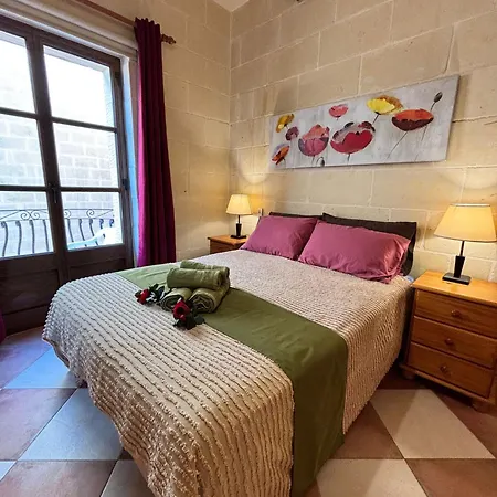 Ta Carmen With Pool Guest house Qala