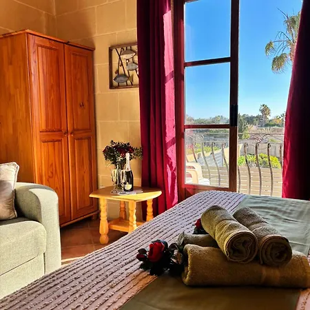 Ta Carmen With Pool 3* Qala